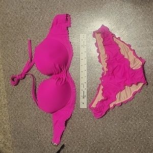 NWOT never worn hot pink 34D Medium scalloped VS bikini